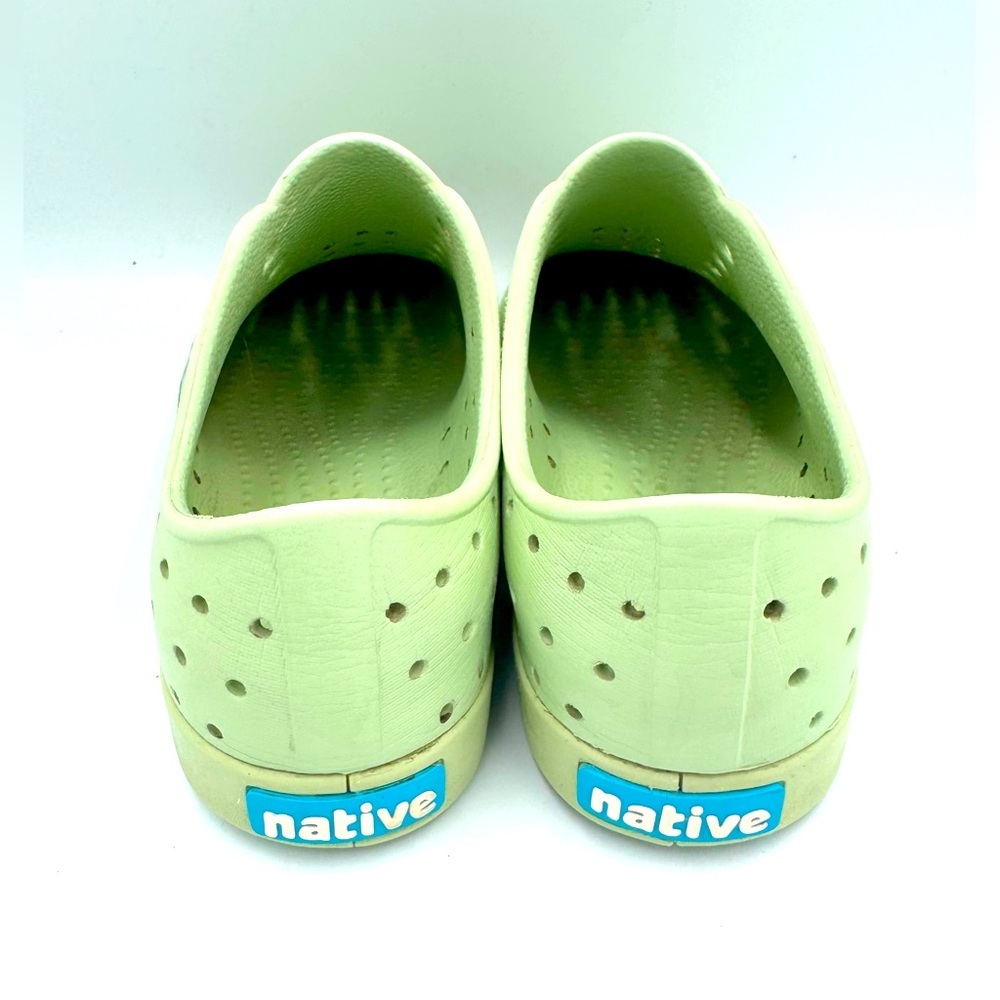 Native Sz J2 Kids Shoes in Light and Dark Green - Picture 4 of 6